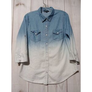 Takara Shirt‎ Ladies Large Blue Chambray Snap Front Light Weight